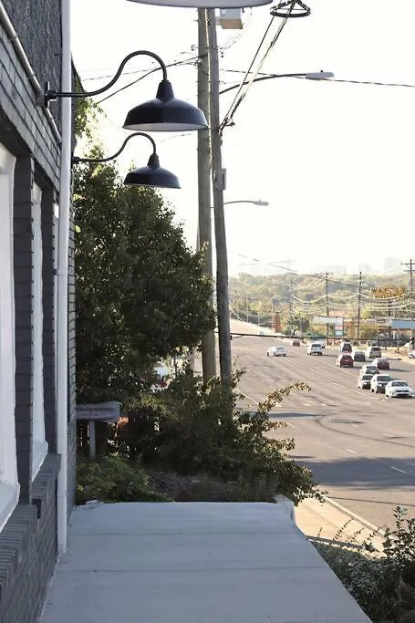 Charming 1 Bedroom 10 Min To Nash Nashville Inn